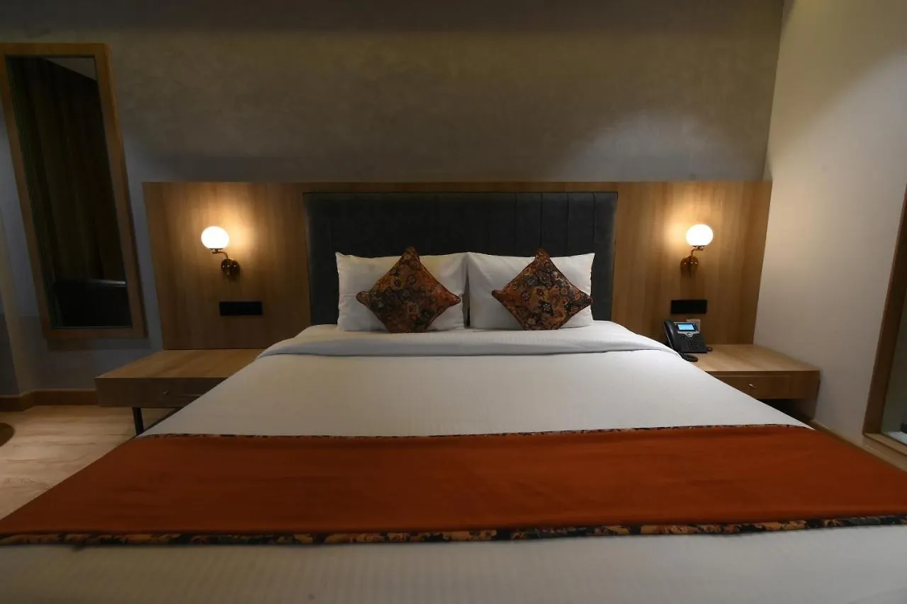 ***  Hotel Klg Altoria Chandigarh India